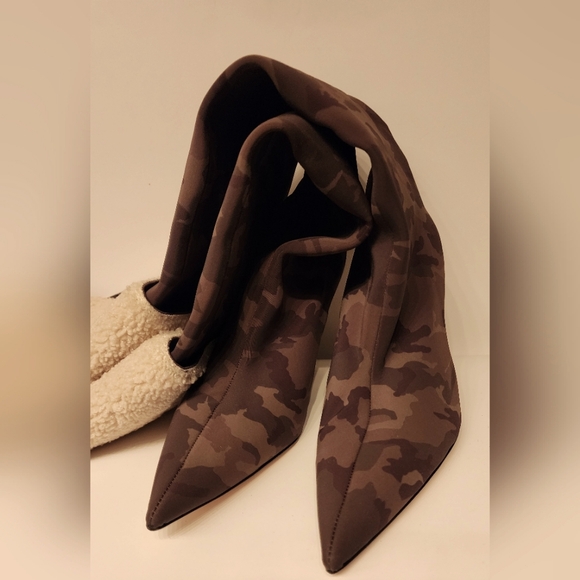 GOOD American Kickstand Over The Knee Neoprene Camo/Sherpa cuff Size 5.5 - Picture 5 of 13